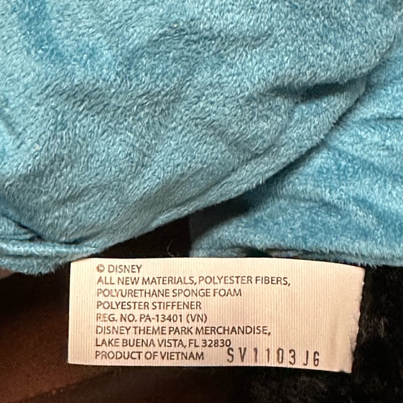 Disney Classic Goofy Plush - Picture 10 of 10